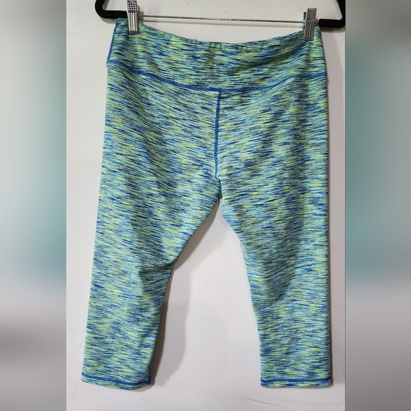 Nylon/Spandex Capri Leggings Size XL - Picture 2 of 2